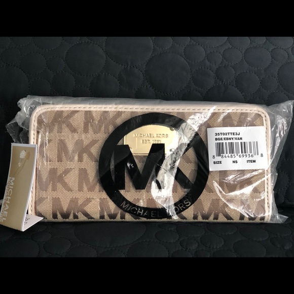 Michael Kors Larger Wallets